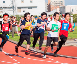 部署・会社の垣根を超えて、競い、讃え合う